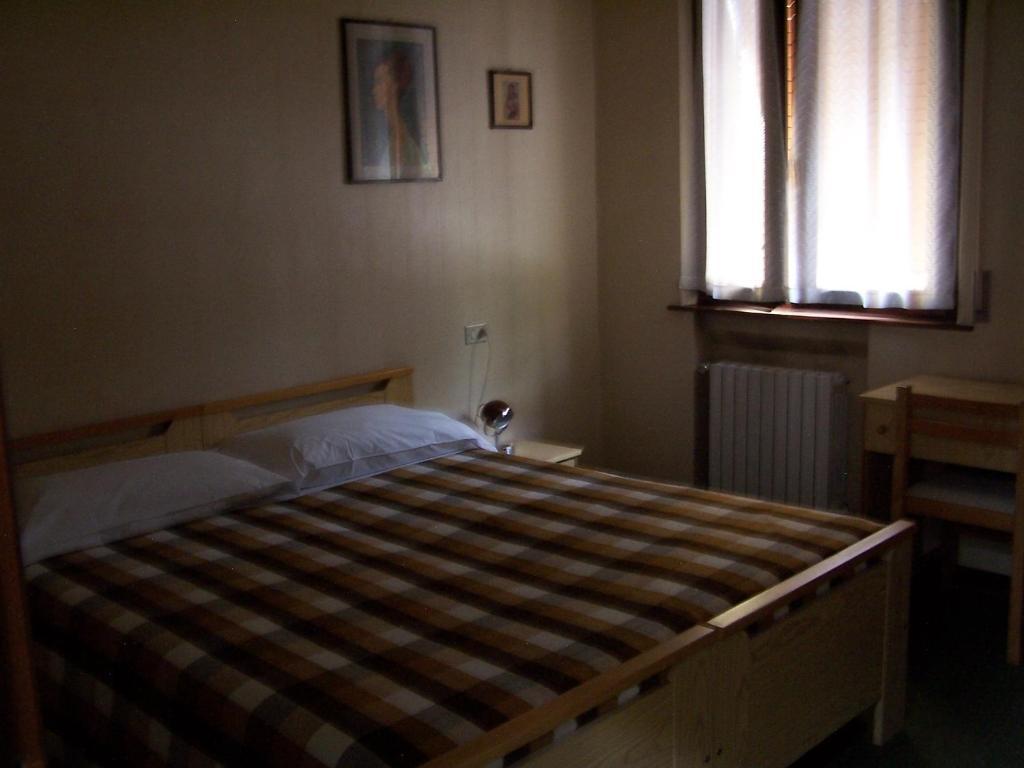 Albergo Corona Salsomaggiore Terme Bilik gambar