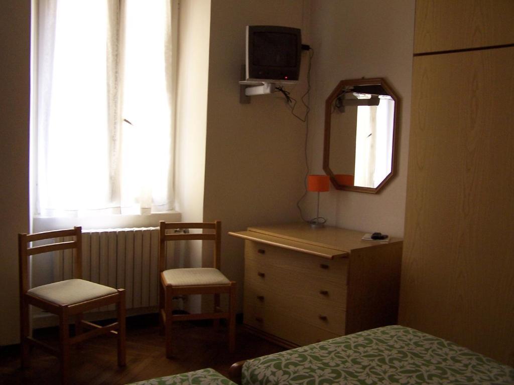 Albergo Corona Salsomaggiore Terme Bilik gambar